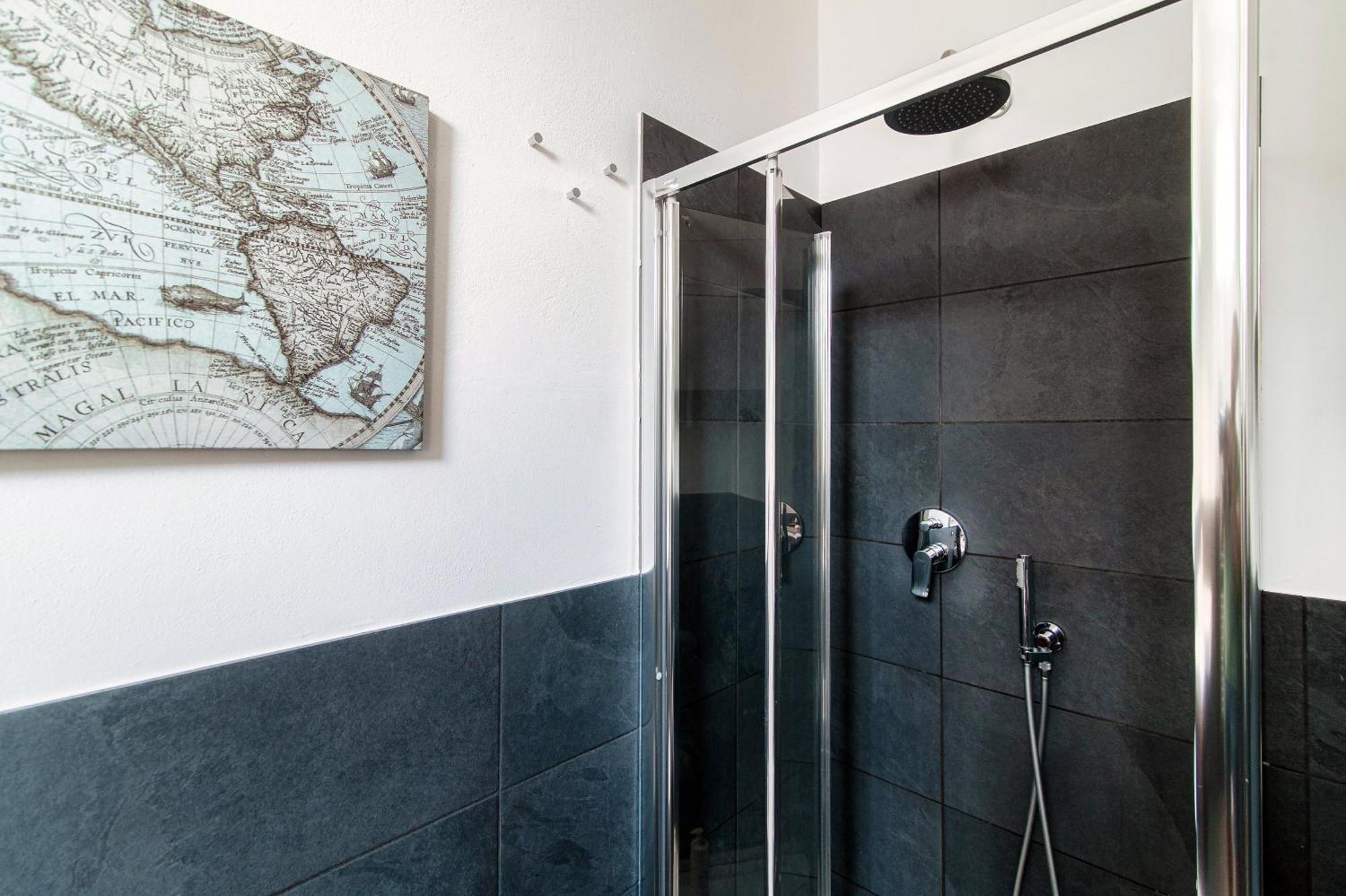 Rezzonico Suites - By Myhomeincomo Bagian luar foto