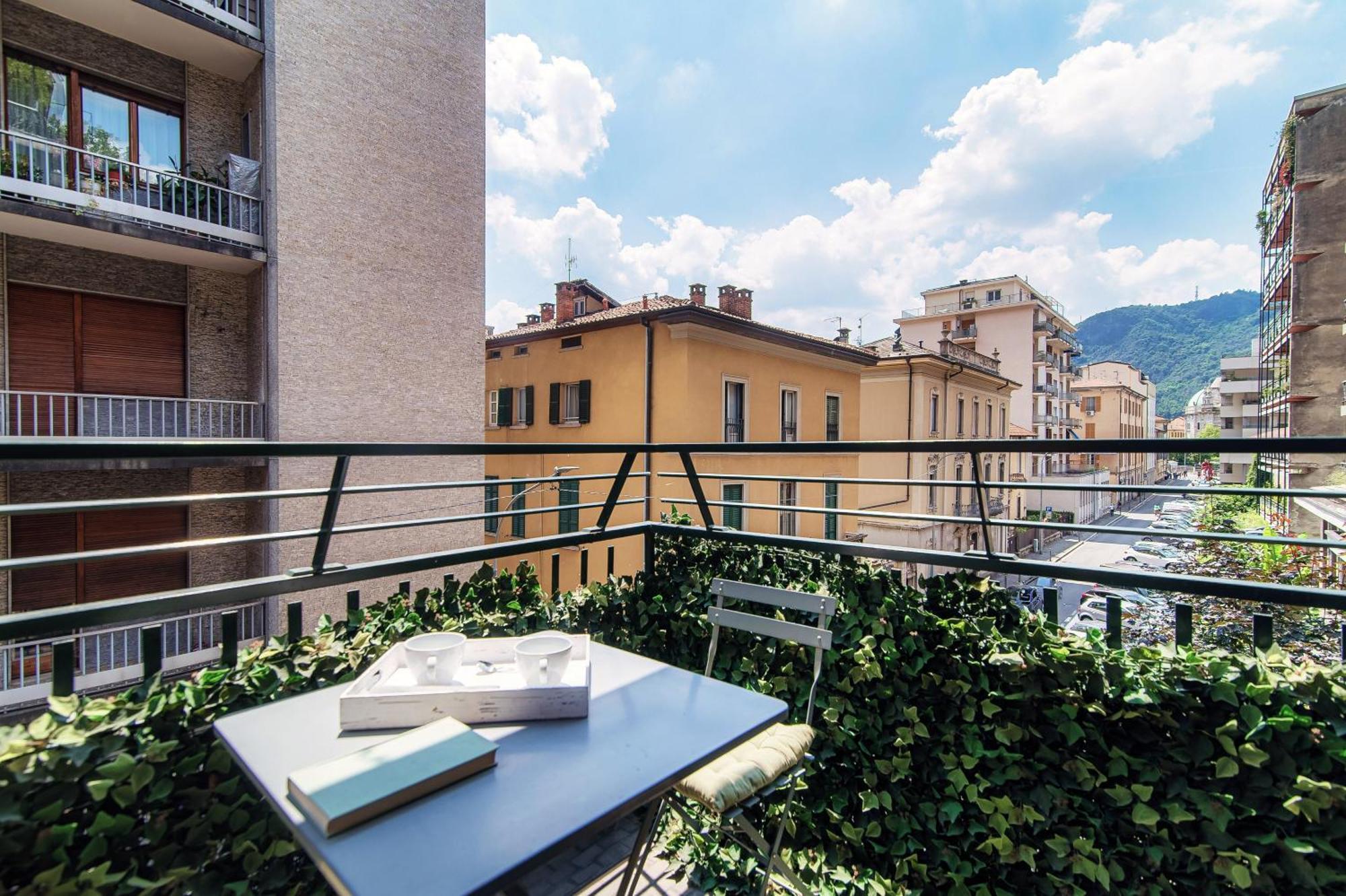 Rezzonico Suites - By Myhomeincomo Bagian luar foto