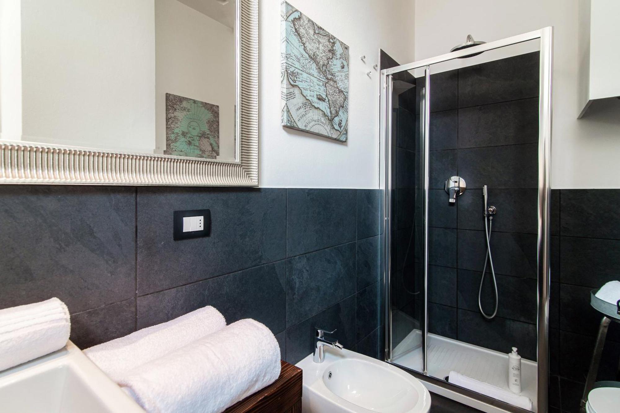 Rezzonico Suites - By Myhomeincomo Bagian luar foto