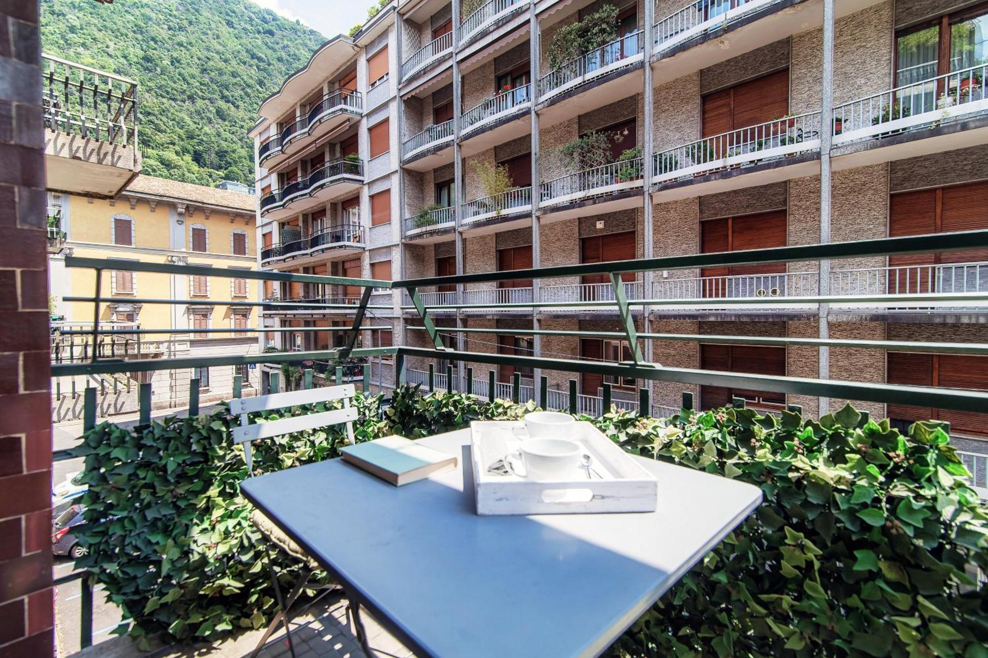 Rezzonico Suites - By Myhomeincomo Bagian luar foto
